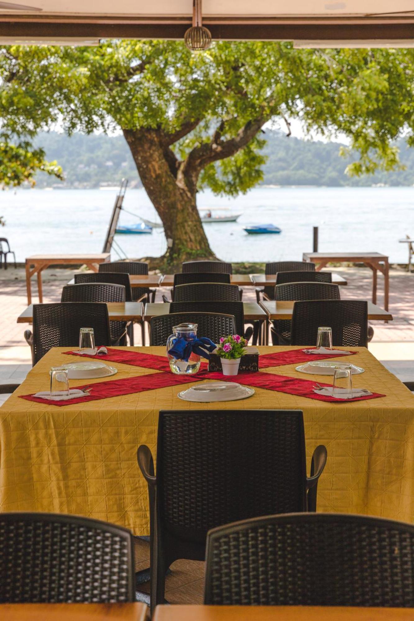 Pangkor Sandy Beach Resort Kampong Pasir Bogak Kültér fotó